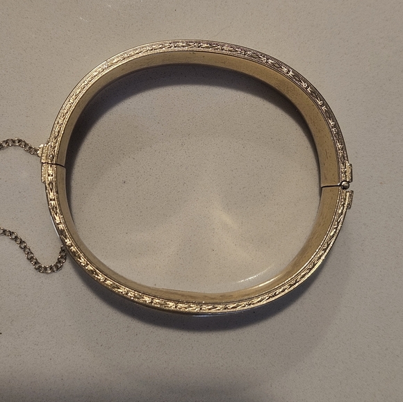 Antique Victorian 14k Gold Filled Hinged Bangle Bracelet - Picture 4 of 7